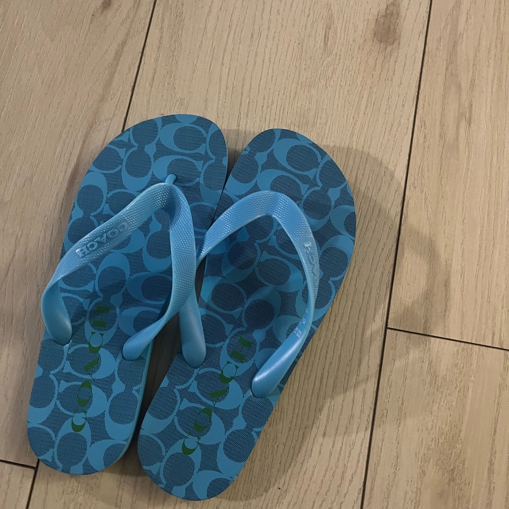 New! coach monogram flip flop size 6